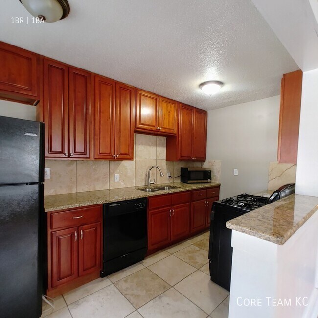 Building Photo - 4328 Roanoke Pkwy