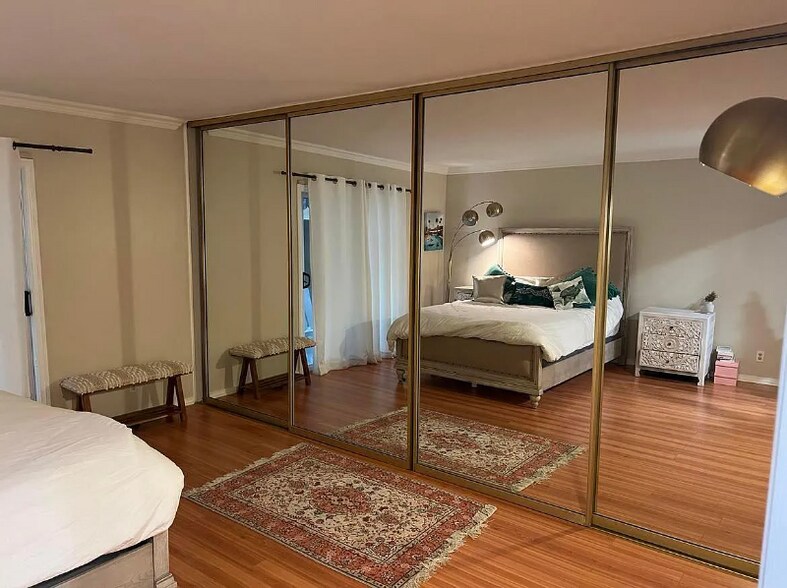 Building Photo - 6752 Hillpark Dr