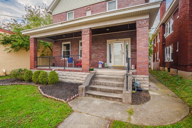 Building Photo - Updated XU Student Rental House