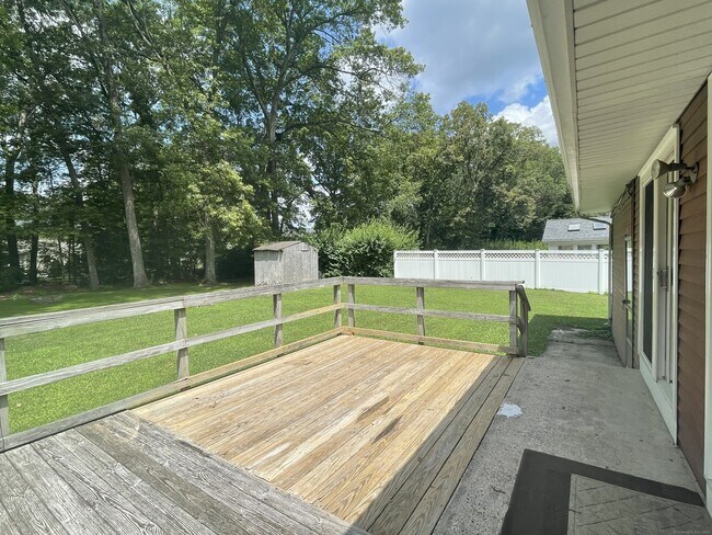 Building Photo - 132 Alder Ln
