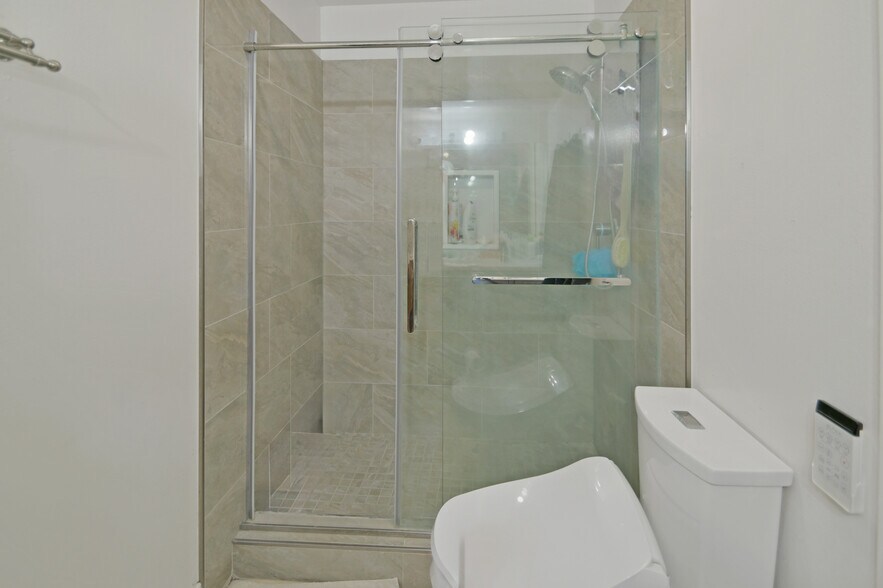 Building Photo - 7225 Via Romera