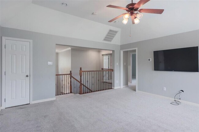 Building Photo - 2279 Fernspring Dr