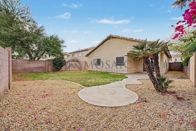 Building Photo - 2441 W Indigo Dr