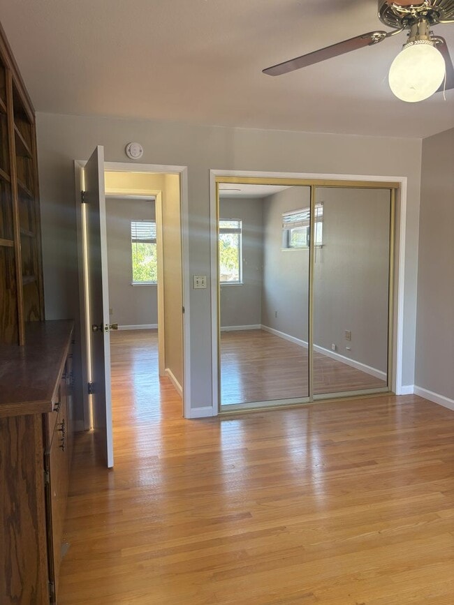 Building Photo - *COMING SOON* Pets welcome! Two story hous...