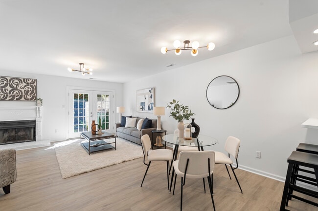 Building Photo - 9231 Kings Canyon Dr