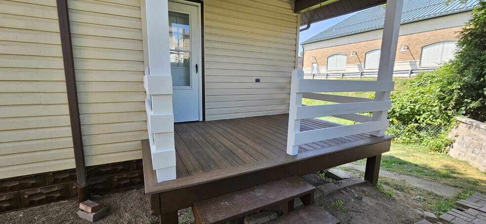 Building Photo - 5225 Brightwood Rd