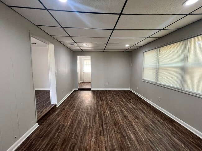 Building Photo - 2613 Rippee Rd