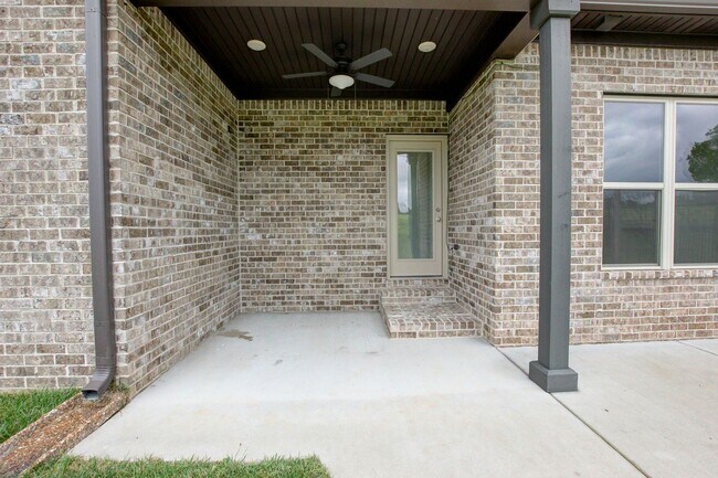 Building Photo - Custom Build in Sango.  Wow Factor