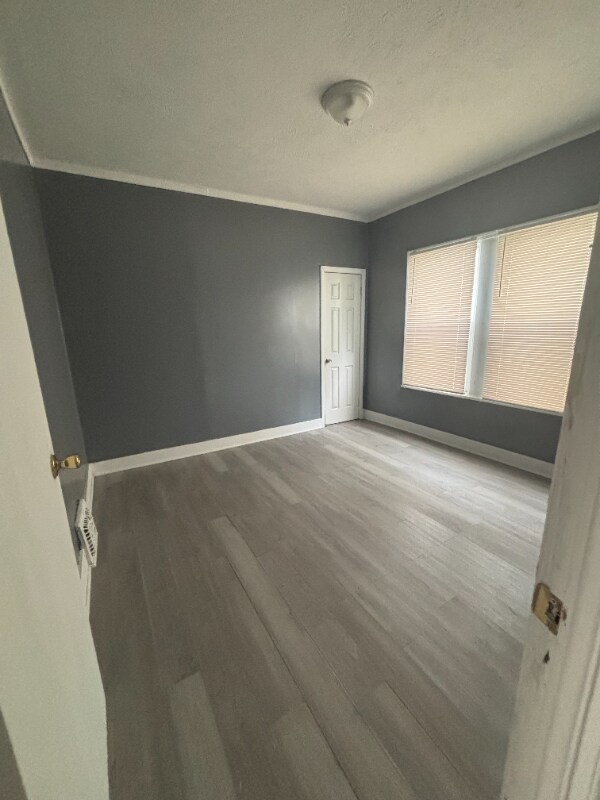 Building Photo - 4169 E 116th St