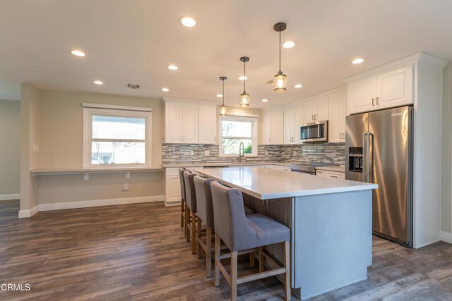 Building Photo - 1720 E Linfield St