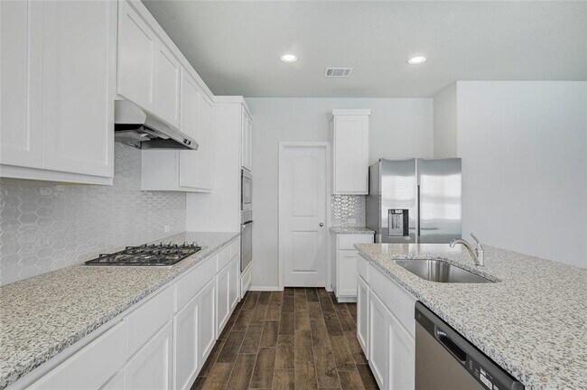 Building Photo - 215 Desperado Dr