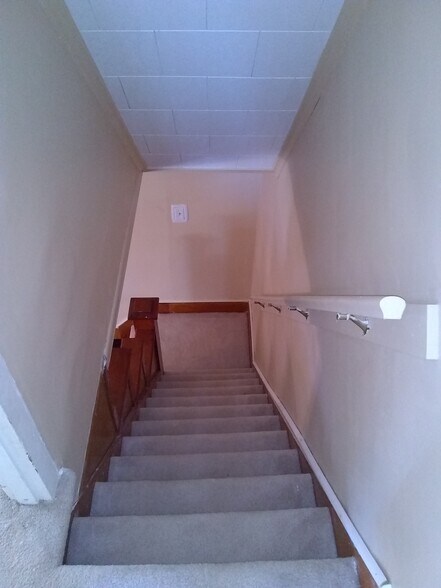 Building Photo - 1227 Pulaski Ave