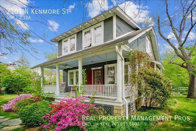 Building Photo - 2101 N Kenmore St