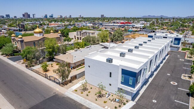 Building Photo - A629
