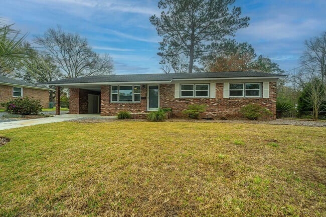 Building Photo - Charming Hanahan Ranch with Hardwood Floor...