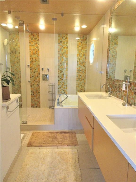 Building Photo - 1702 Newning Ave