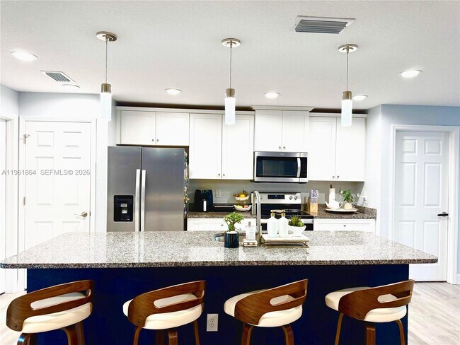 Building Photo - 274 Tindal St