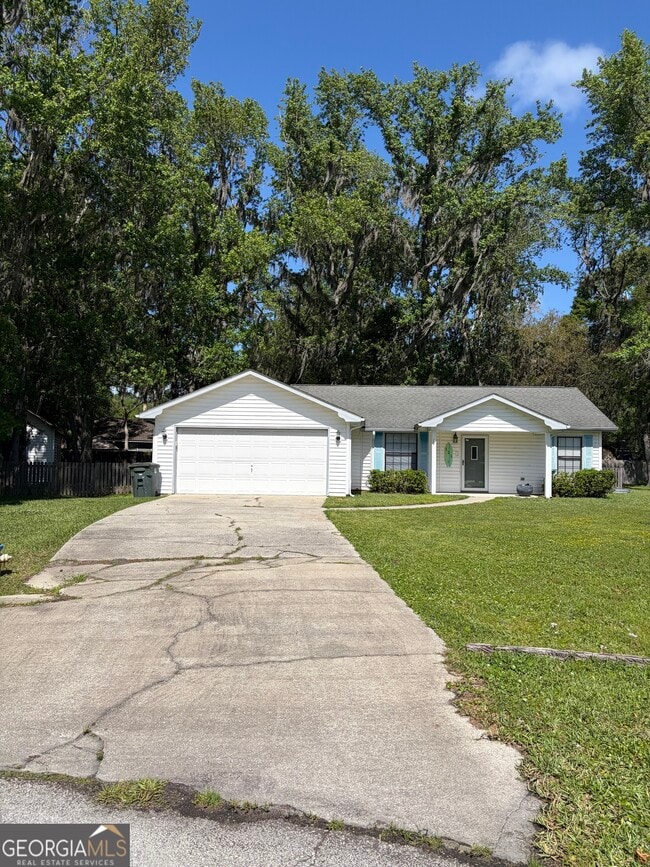 Building Photo - 121 Innerlake Ln