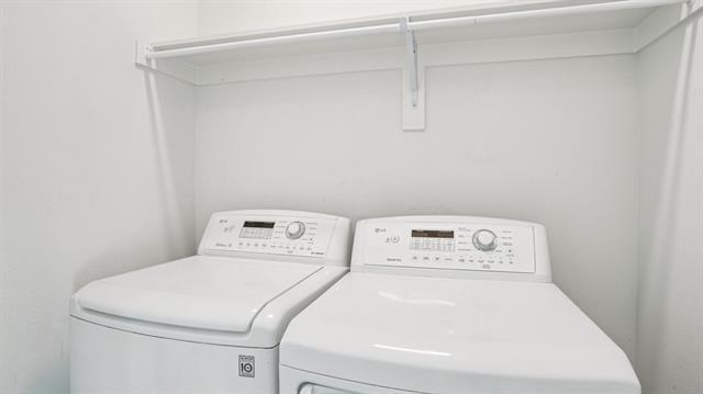 Building Photo - 3661 Rosemont Dr