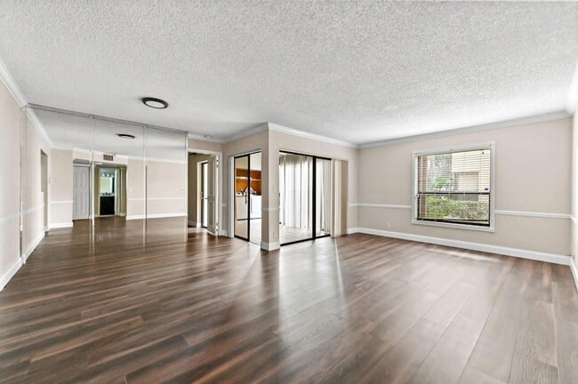 Building Photo - 3757 Cocoplum Cir