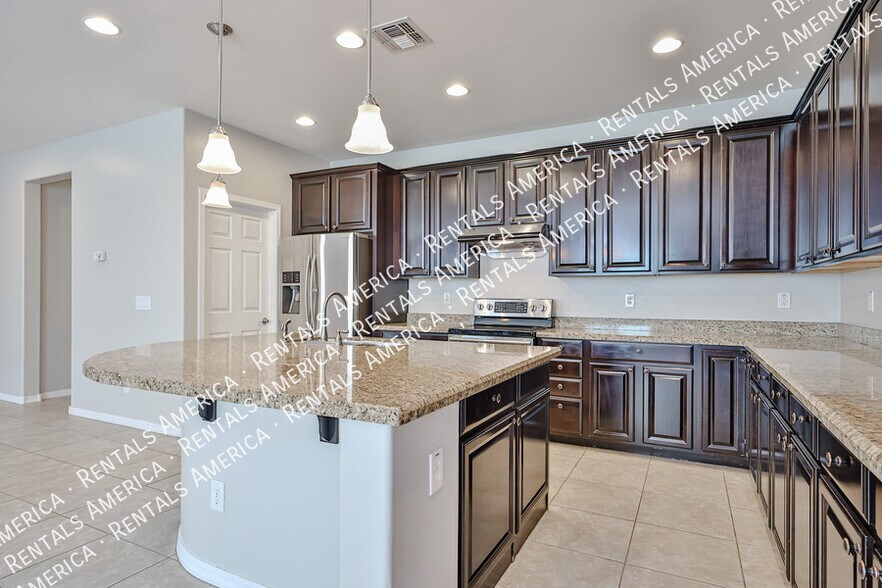 Building Photo - 15573 W Laurel Ln