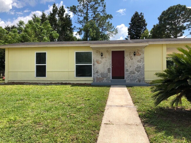 Primary Photo - 3 Bed 1 Bath Home | Pet Friendly | Carport...