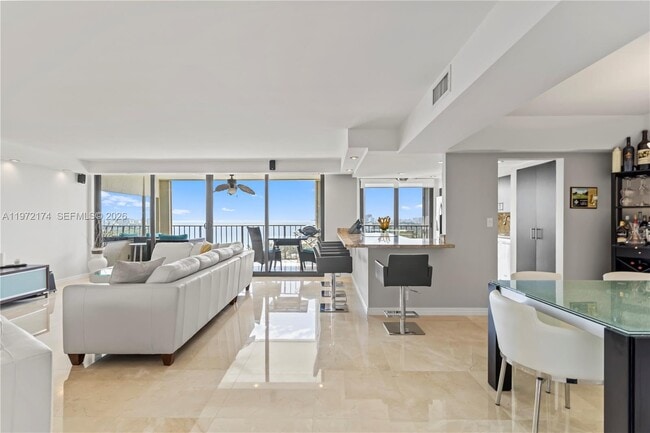 Building Photo - 1901 N Ocean Blvd