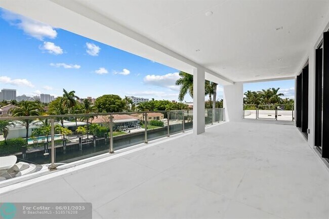 Building Photo - 401 Lido Dr