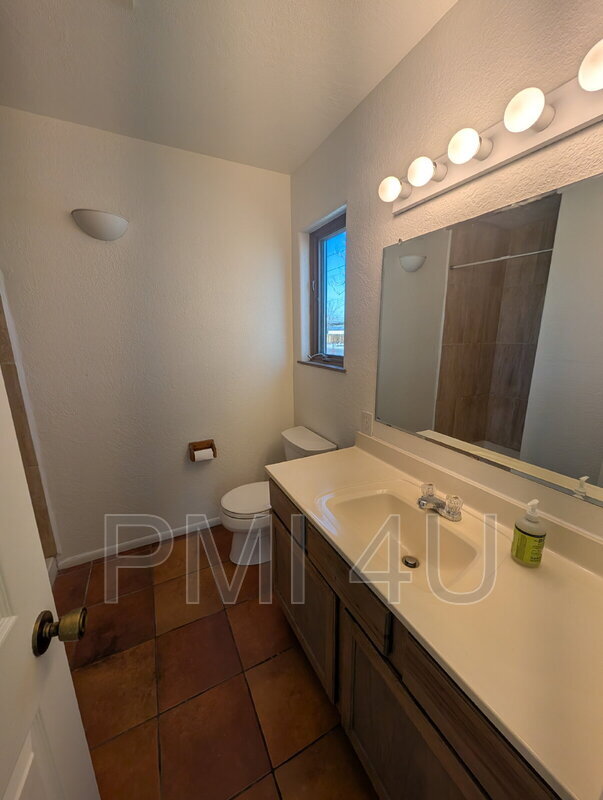 Building Photo - 2646 Floral Rd NW