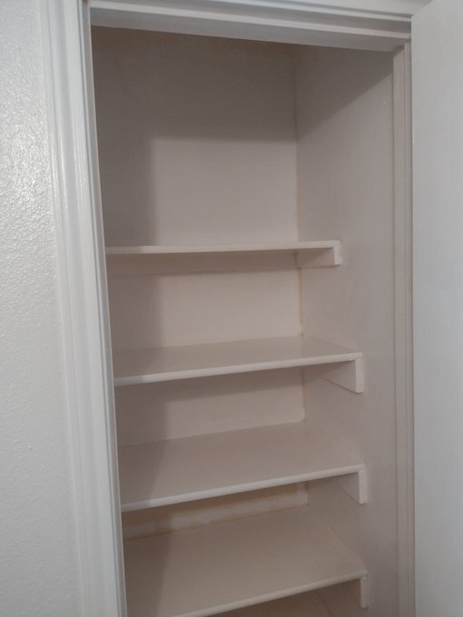 Building Photo - 9627 Dugas Dr