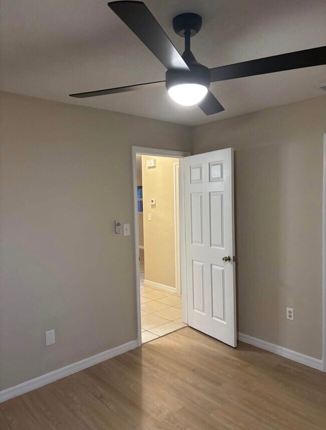 Building Photo - 2813 Spring Hill Ct