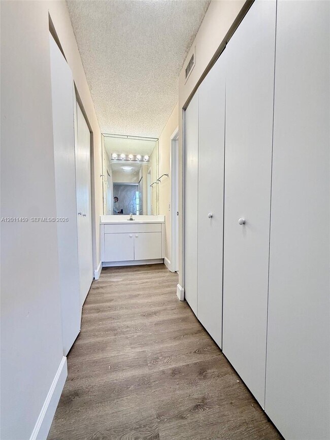 Building Photo - 1755 W 60th St