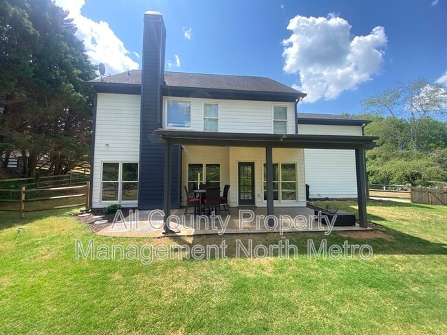Building Photo - 3736 High Gables W
