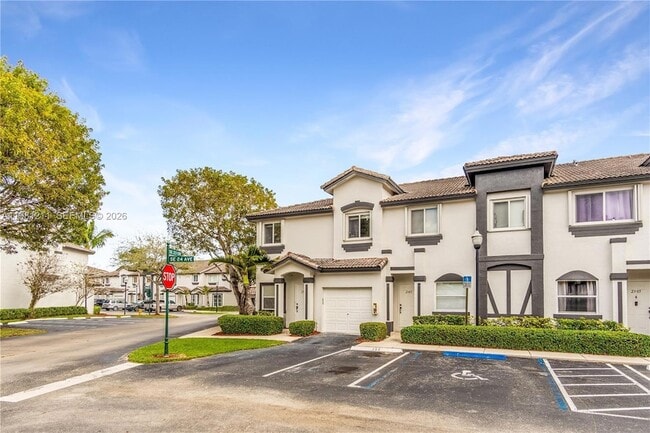 Building Photo - 2301 SE 24th Ct