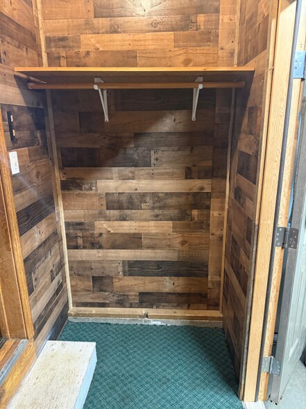 Building Photo - 9342 Sumas Rd