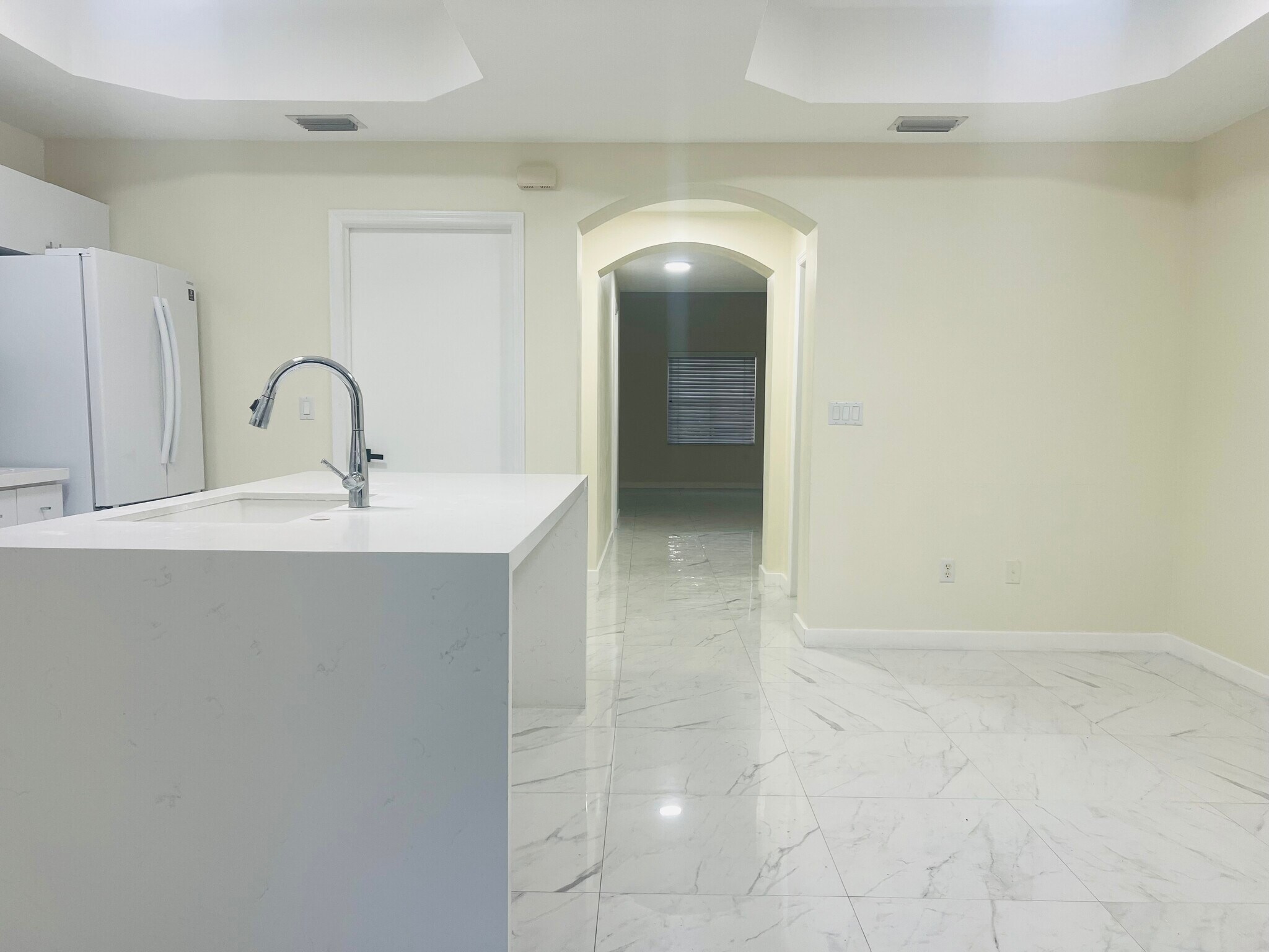 Building Photo - 4950 White Mangrove Way E