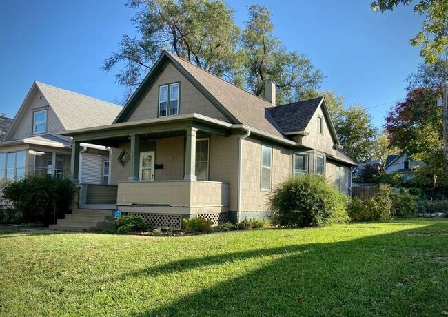 Building Photo - 1715 S 12th St