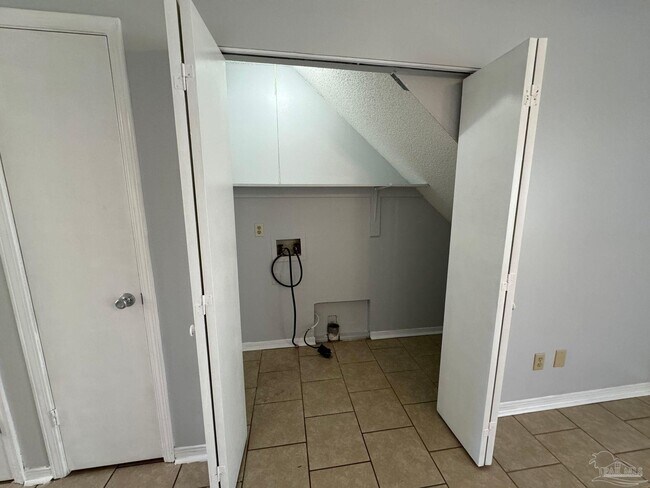 Building Photo - 2810 Villa Woods Cir