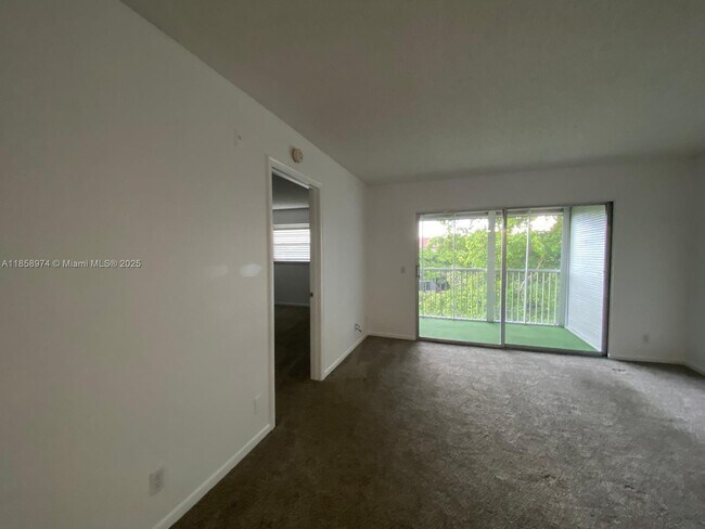 Building Photo - 13000 SW 15th Ct