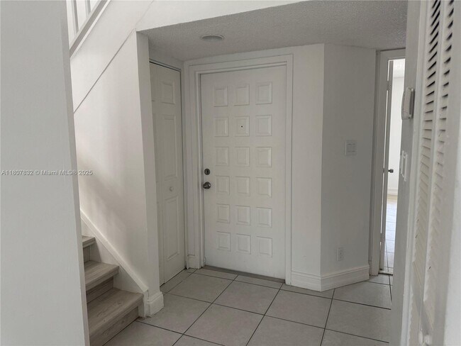 Building Photo - 9515 SW 138th Pl