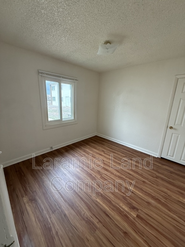 Building Photo - 859 N 4th St