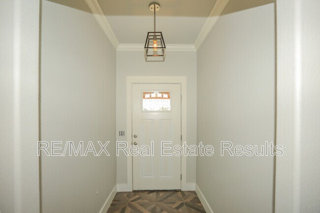 Building Photo - 2101 E Endura Pk Dr