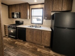 Building Photo - 372 Utah Ct