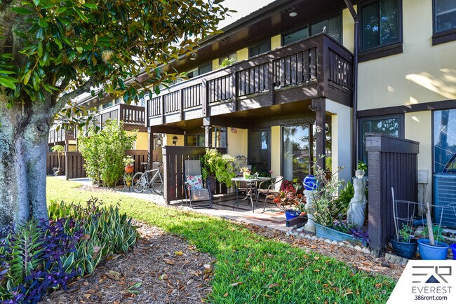 Building Photo - 58 Club House Dr