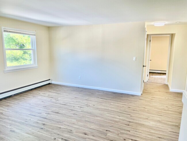 Building Photo - 82 Meyer Ln