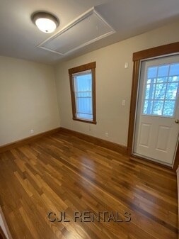 Building Photo - 98 Alpine St