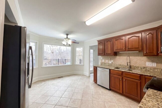 Building Photo - 122 W Tattersall Dr