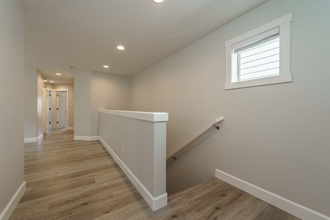 Building Photo - Desirable Salmon Creek Home Located in Lux...