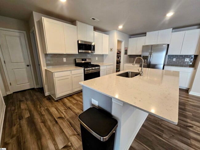 Building Photo - 246 Anna Gray Cir