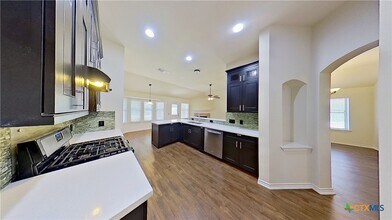 Building Photo - 905 Lantana Dr